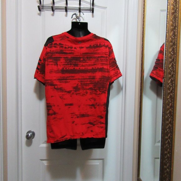 Mens Red /Black Oxygen Tshirt Size Large - Picture 3 of 5